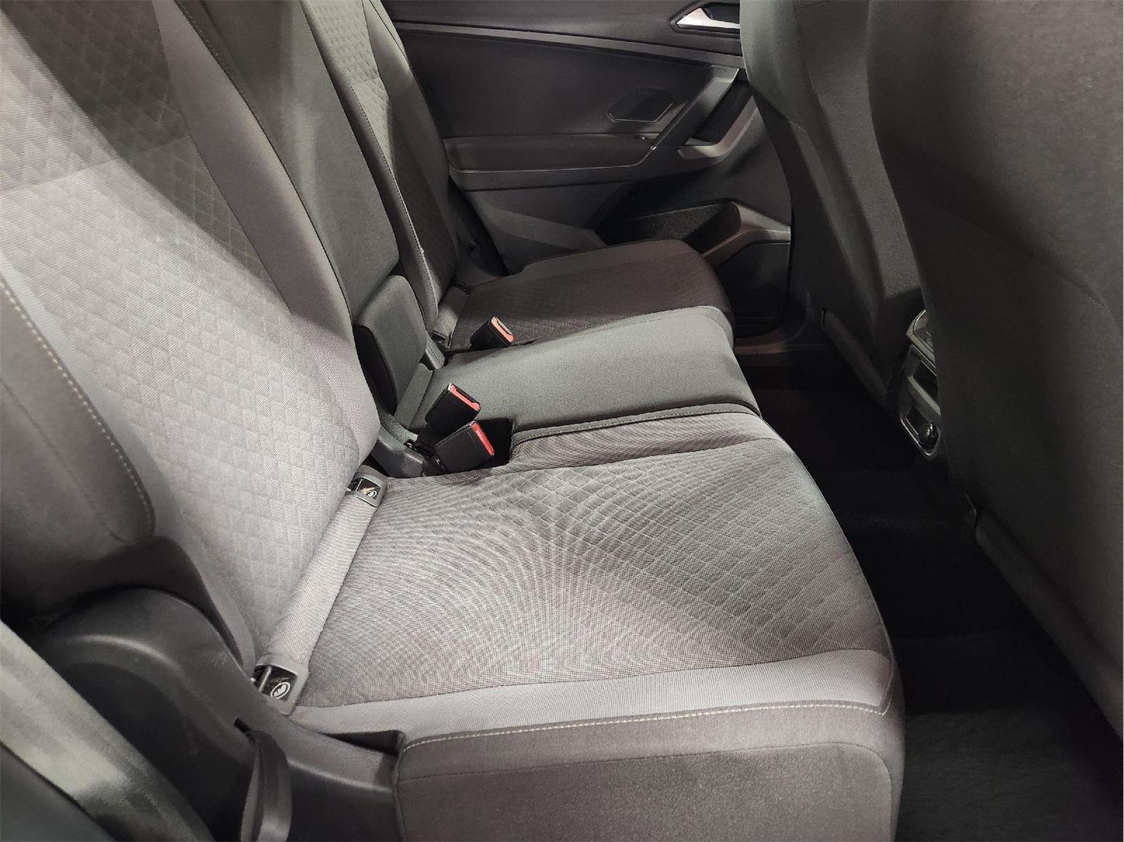 2020 Volkswagen Tiguan photo 29 of 32