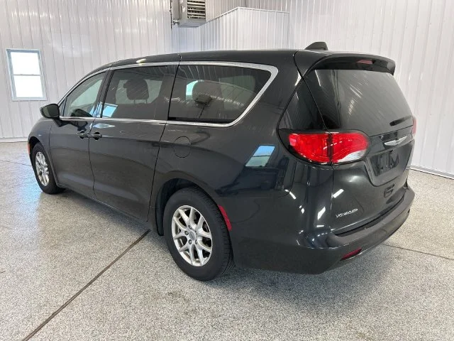 Used 2022 Black Chrysler LX image 8