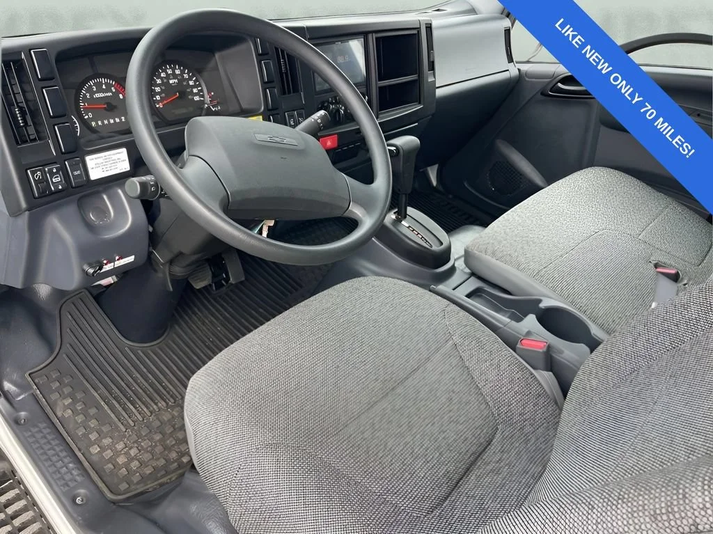 Used 2024 Arc White Chevrolet 1WT image 13