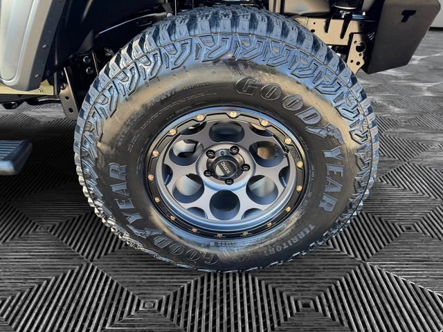 2025 Jeep Wrangler 4-Door Sport - Photo 9