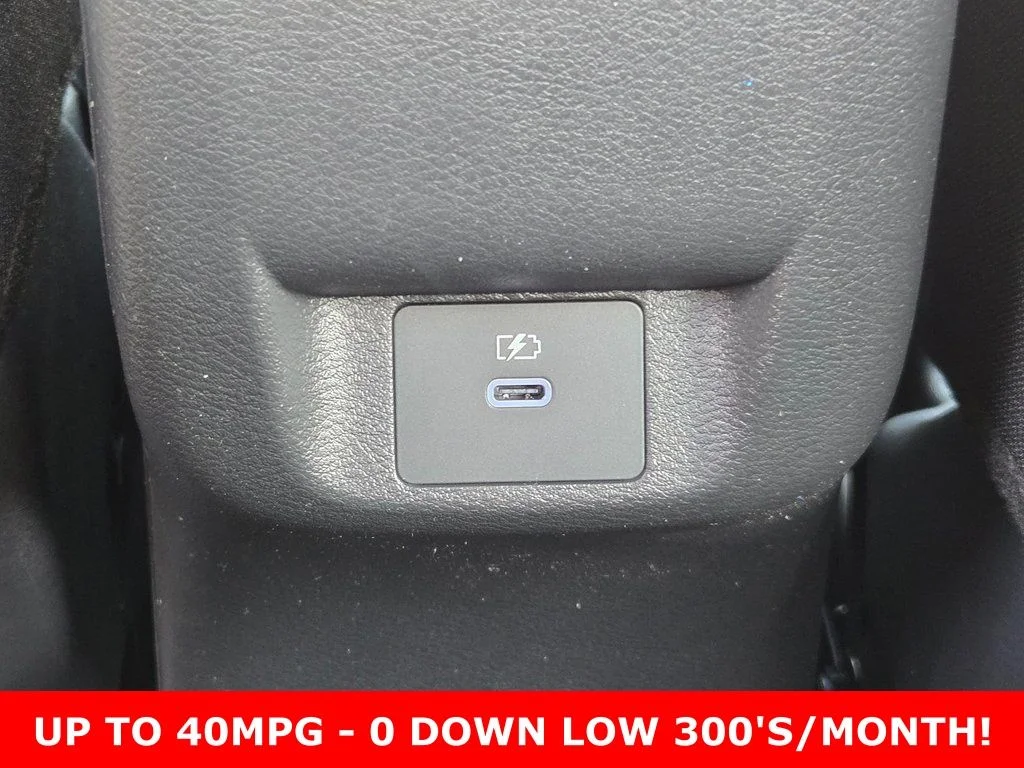 2025 Nissan Versa Sedan SV - Photo 12