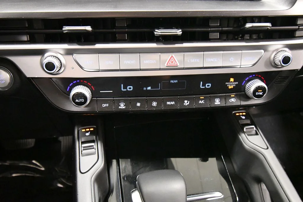 Certified Used 2024 Green Kia S image 27