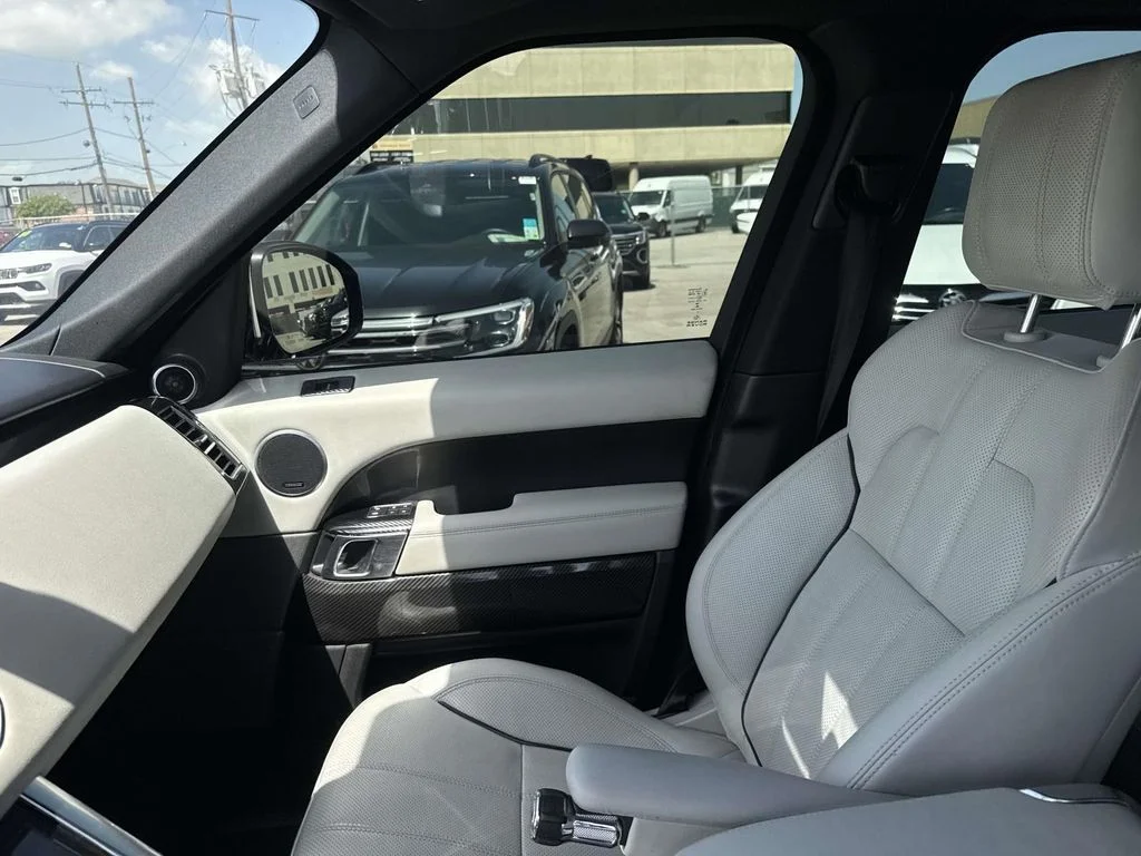 Used 2016 White Land Rover HSE Td6 image 16