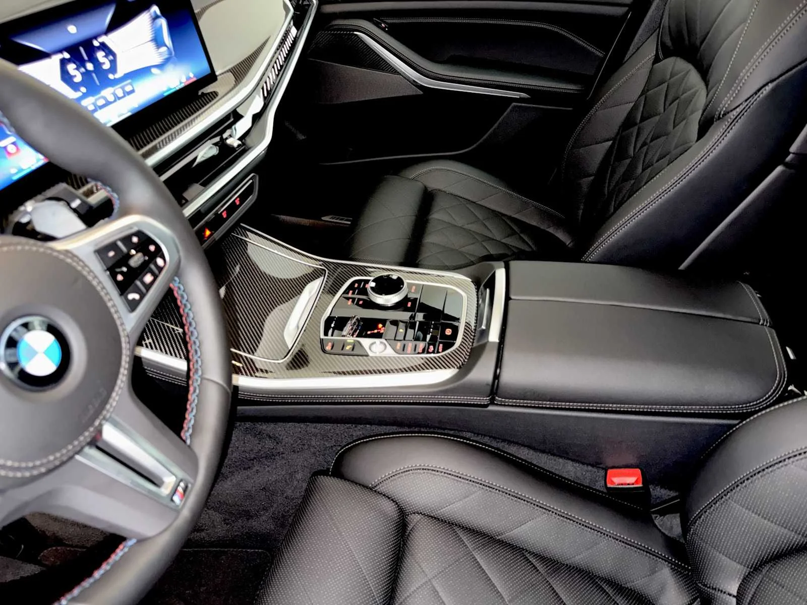 2026 BMW X5 M60i - Photo 19