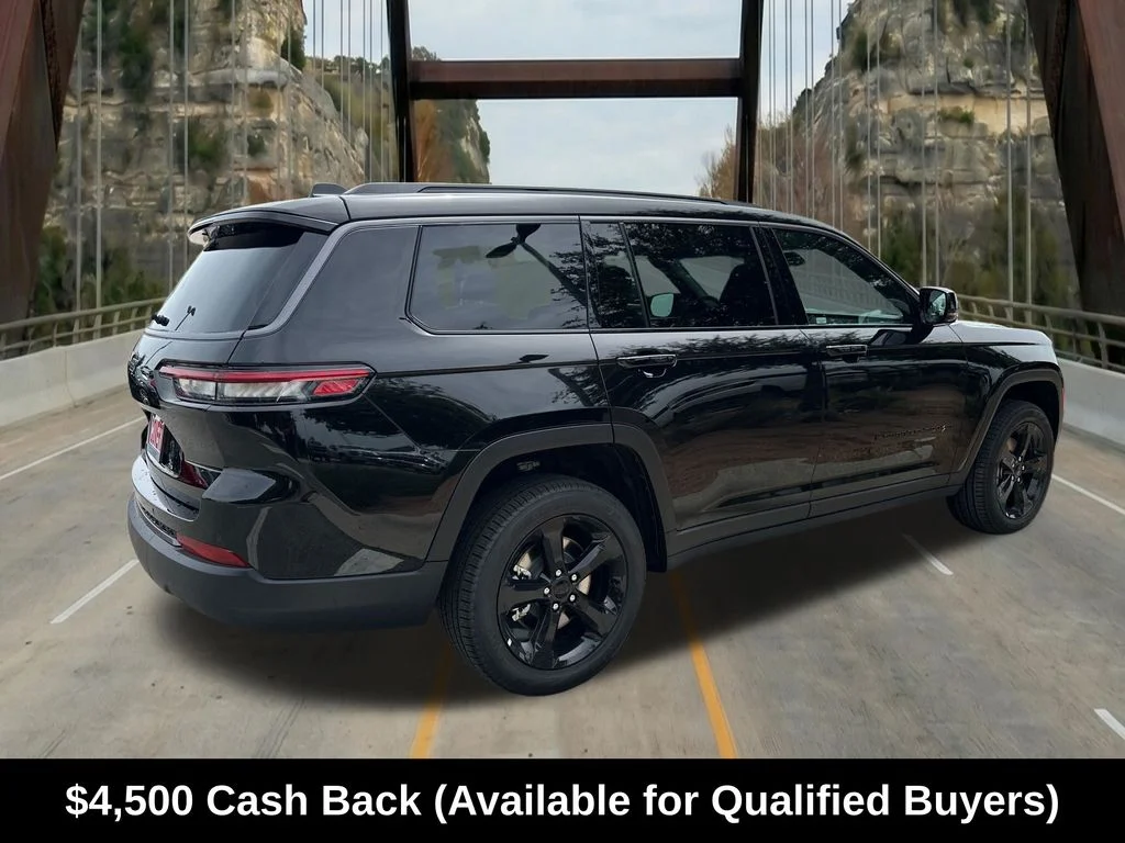 New 2026 Diamond Black Crystal Pearl-Coat Exterior Paint Jeep Limited image 9