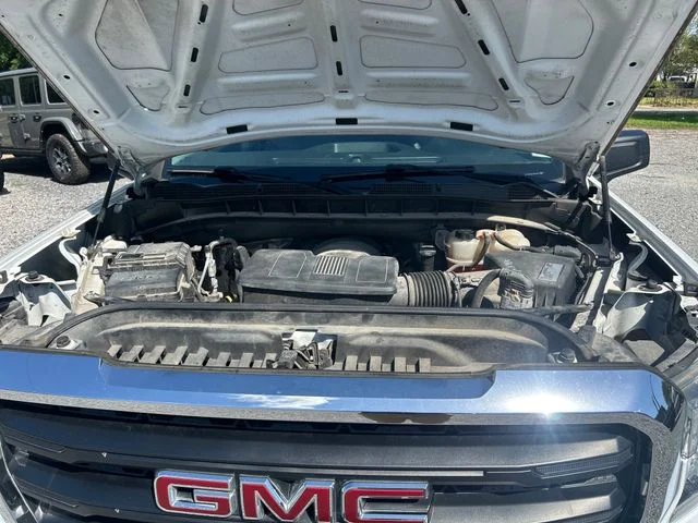 Used 2019 Summit White GMC Base image 20