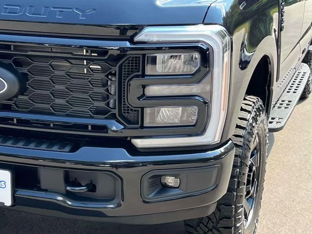 New 2027 Agate Black Metallic Ford F-250® XLT image 9