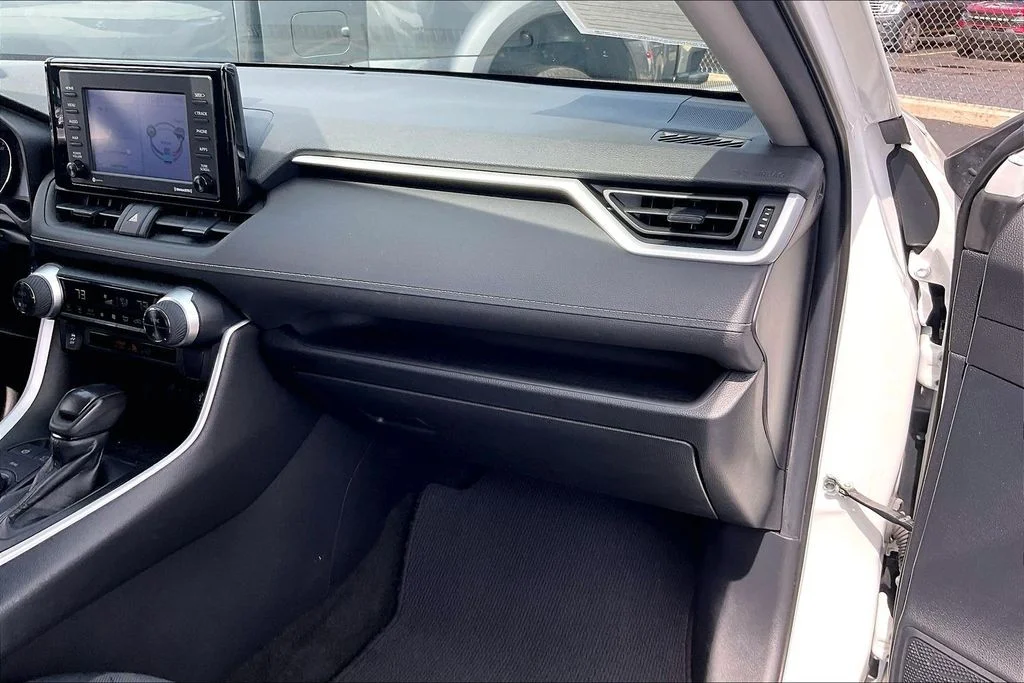 Used 2021 White Toyota XLE image 15