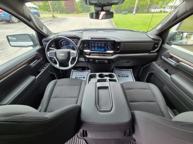 Used 2023 Sterling Gray Metallic Chevrolet LT image 6