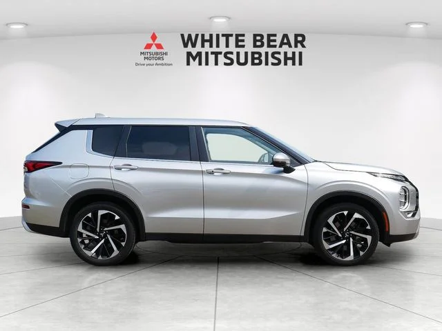 Used 2022 Alloy Silver Metallic Mitsubishi SE image 6