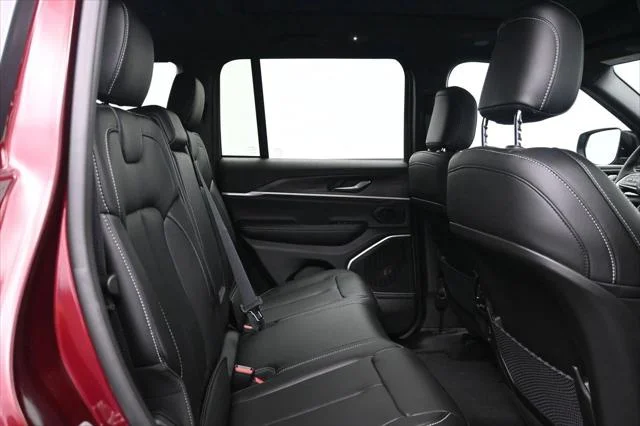 New 2026 Velvet Red Pearl-Coat Exterior Paint Jeep Limited image 11