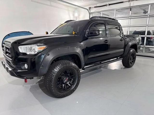 Used 2022 Black Toyota SR5 image 3