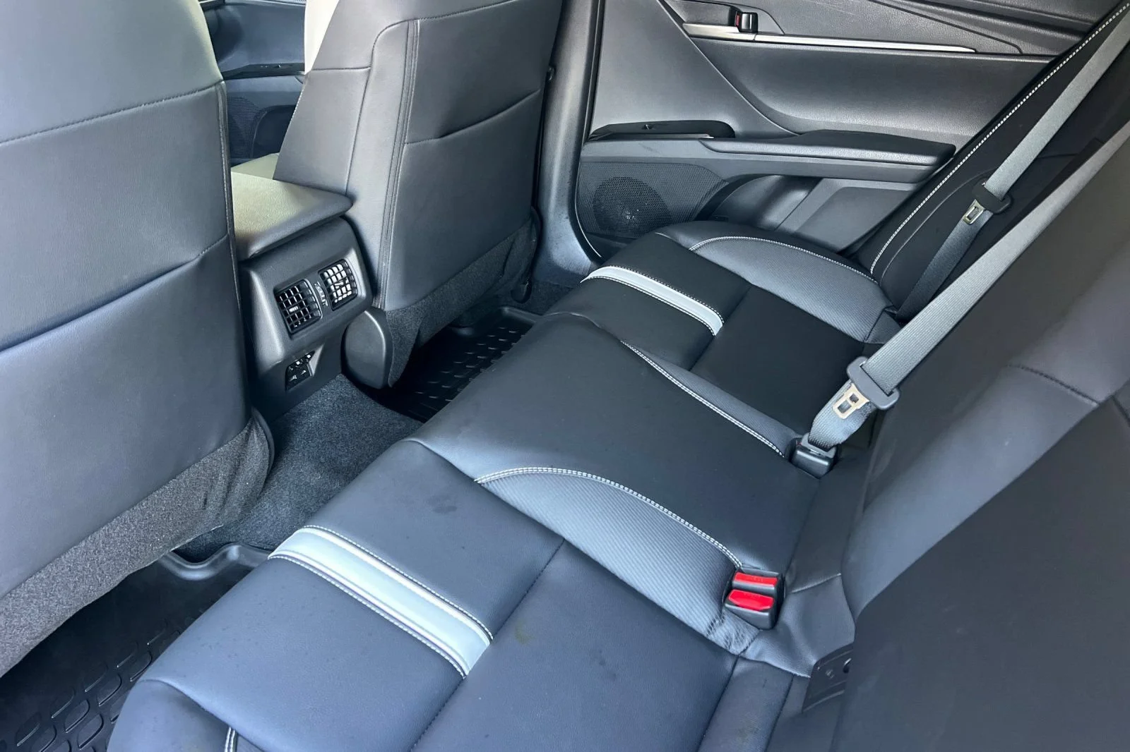 Used 2026 Ocean Gem Toyota LE image 12