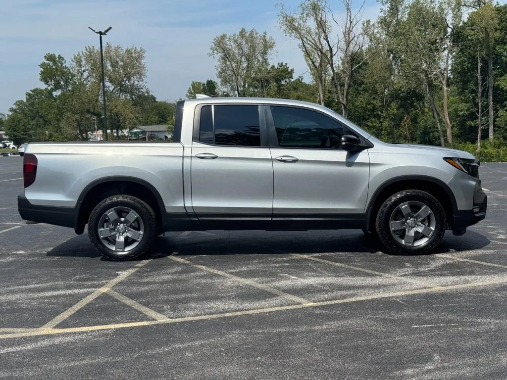 Certified Used 2025 Silver Honda TrailSport image 3