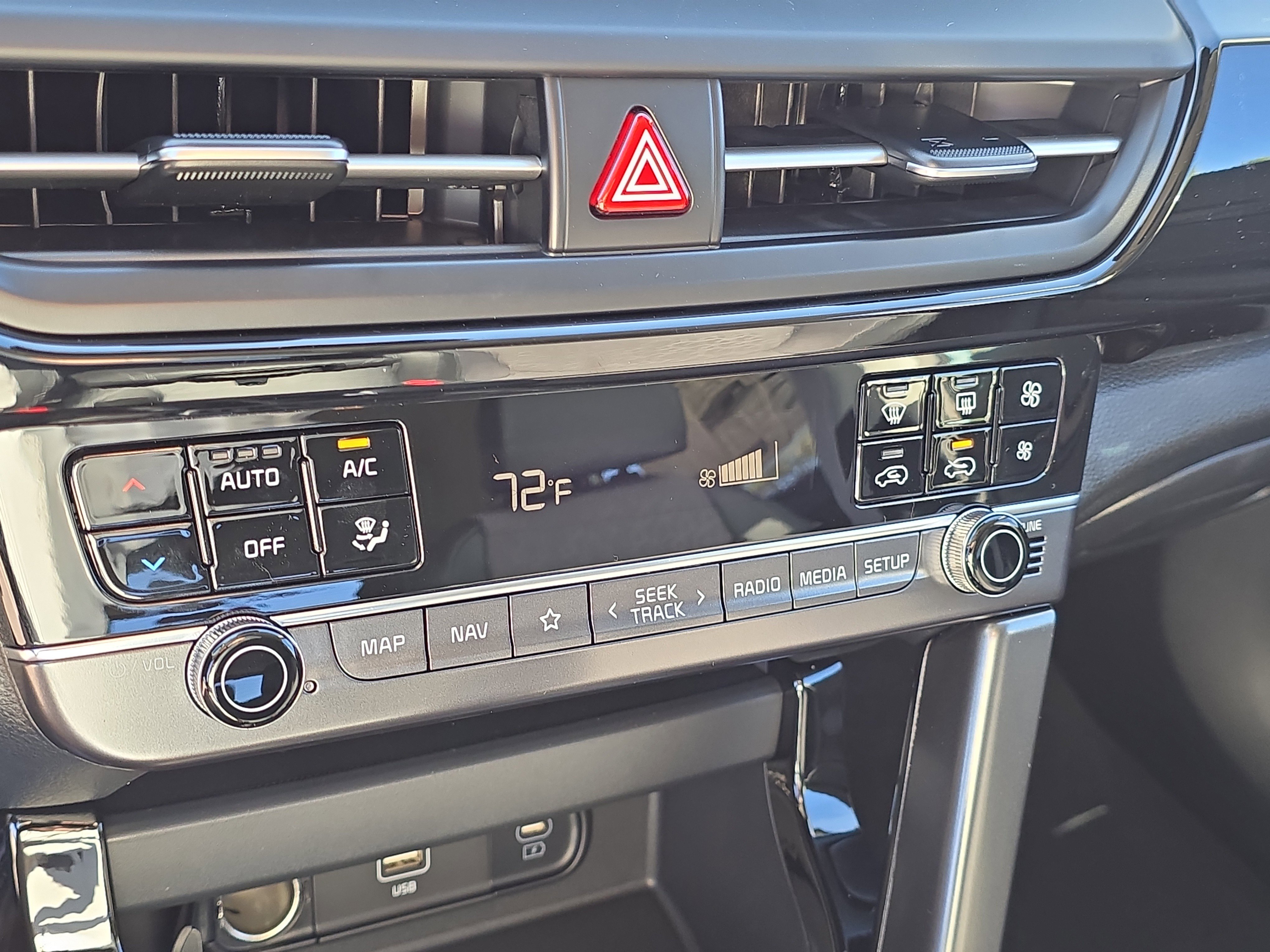 New 2026 Pluton Blue / Black Roof Kia S image 24