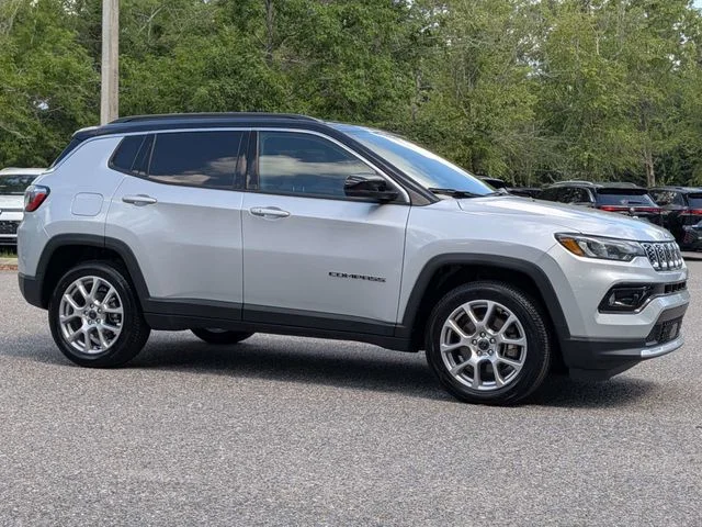 2025 Jeep Compass Limited 4X4's photo