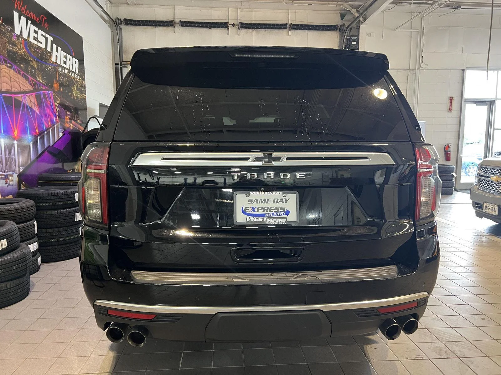 Used 2023 Black Chevrolet High Country image 7