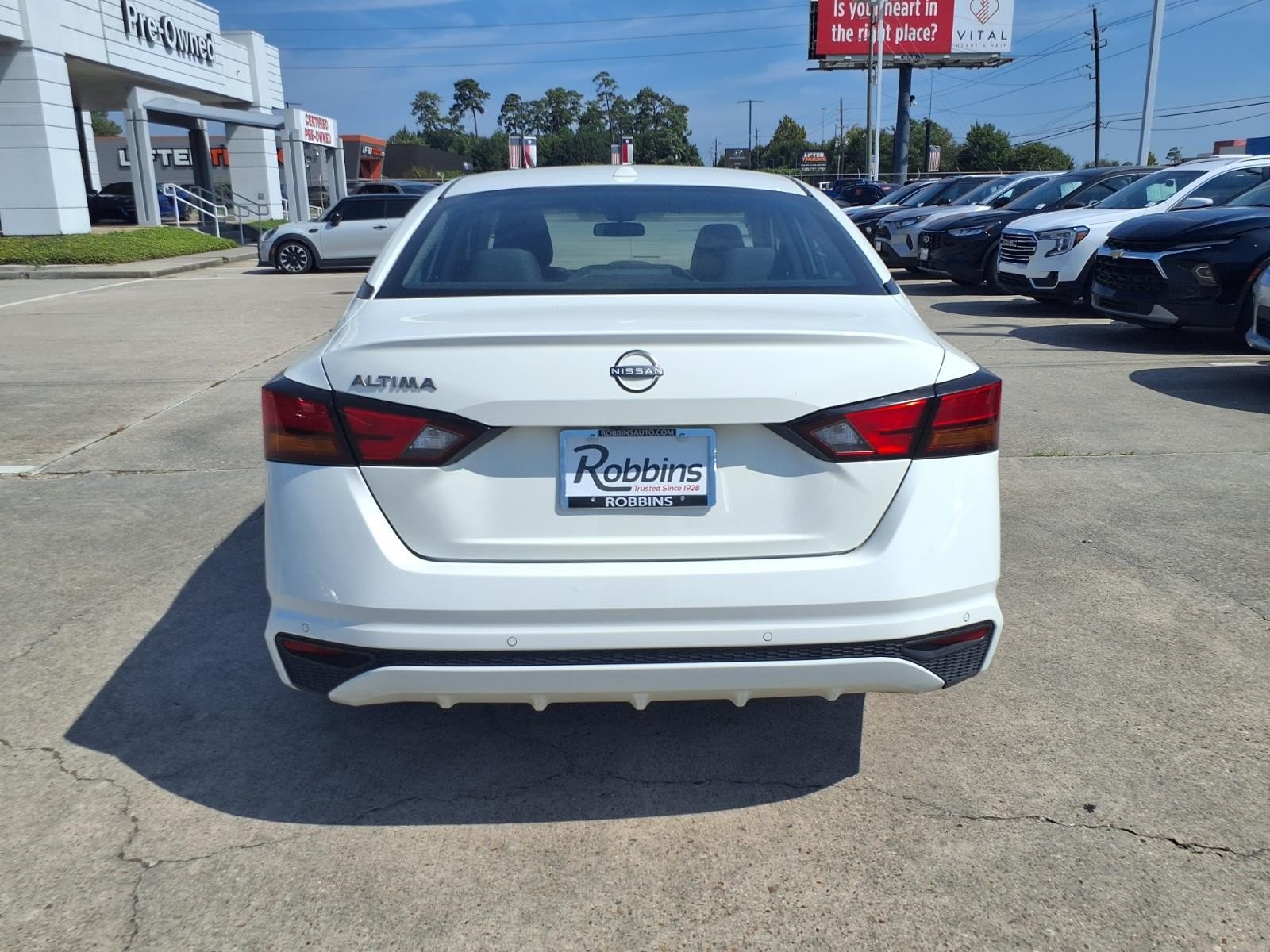 2025 Nissan Altima SV White at Robbins Nissan
