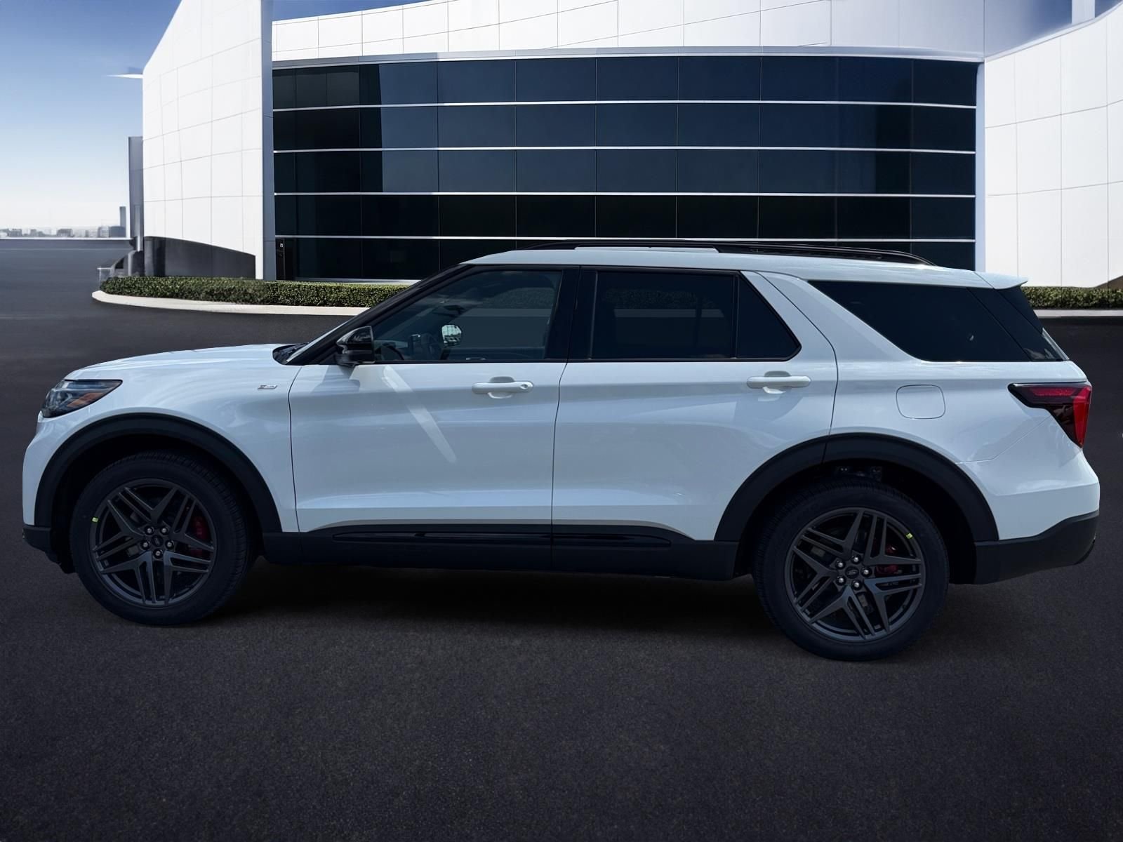 New 2026 Star White Metallic Tri-Coat Ford ST-Line image 7