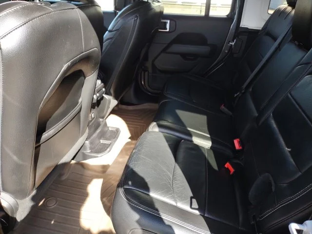 Certified Used 2019 Granite Crystal Clearcoat Metallic Jeep Unlimited Sahara image 19