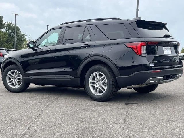 New 2027 Black Ford Active image 4