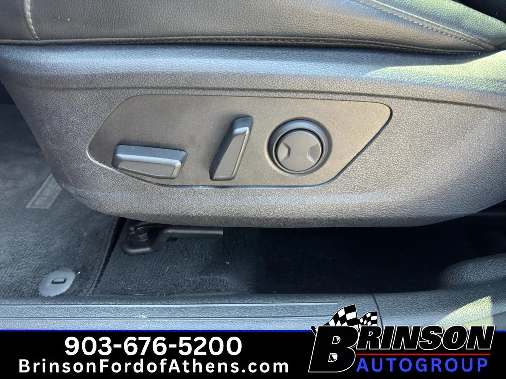 Used 2023 Dawning Red Kia SX image 17