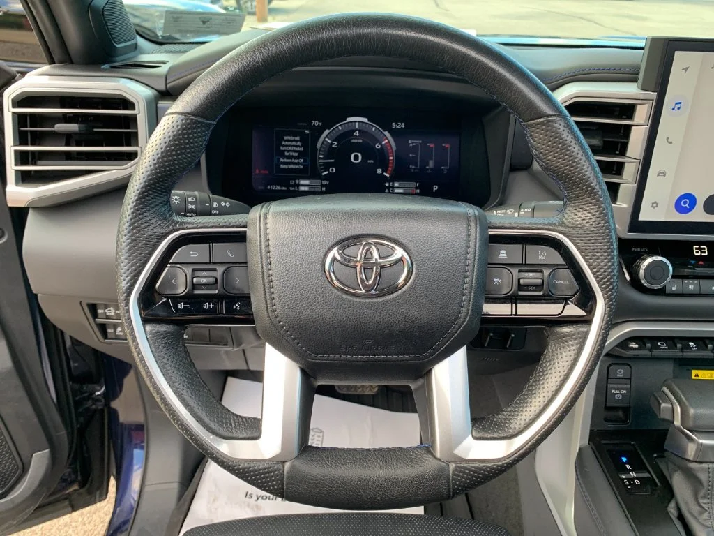 Used 2023  Toyota Platinum image 26