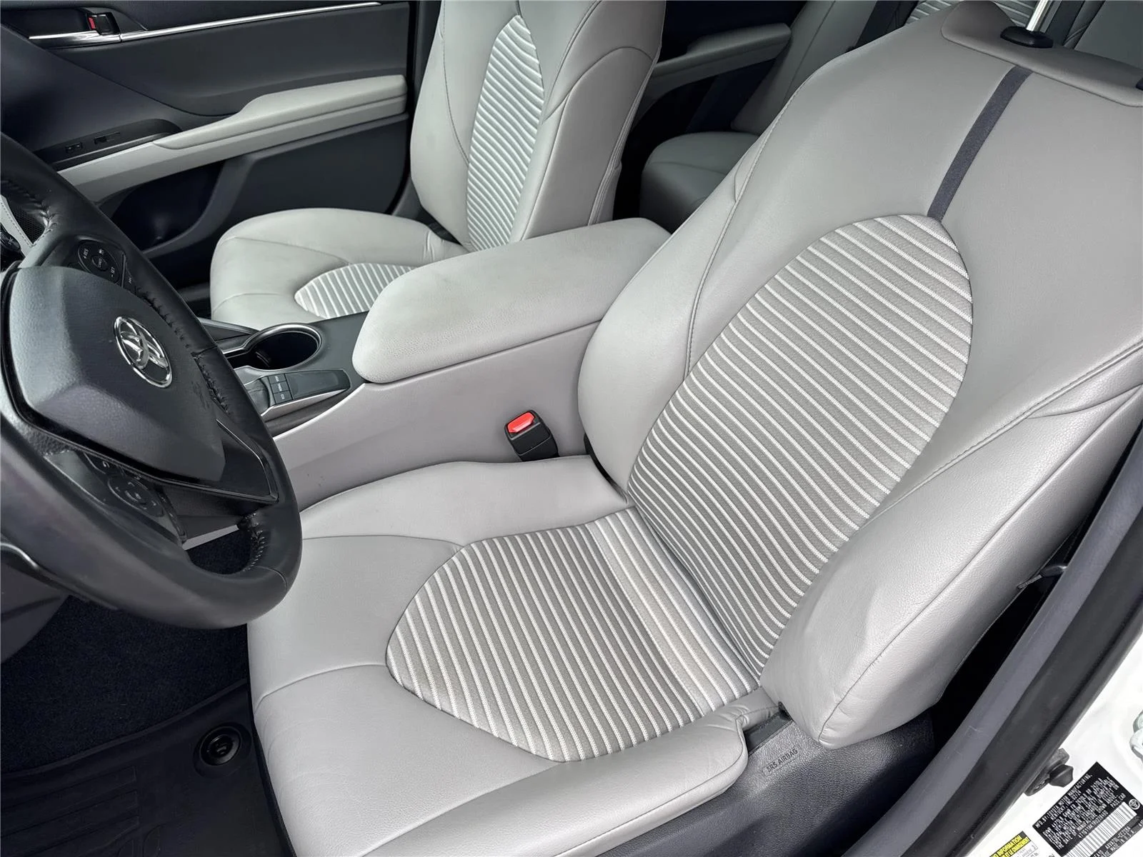 Used 2024 Ice Cap Toyota SE image 11