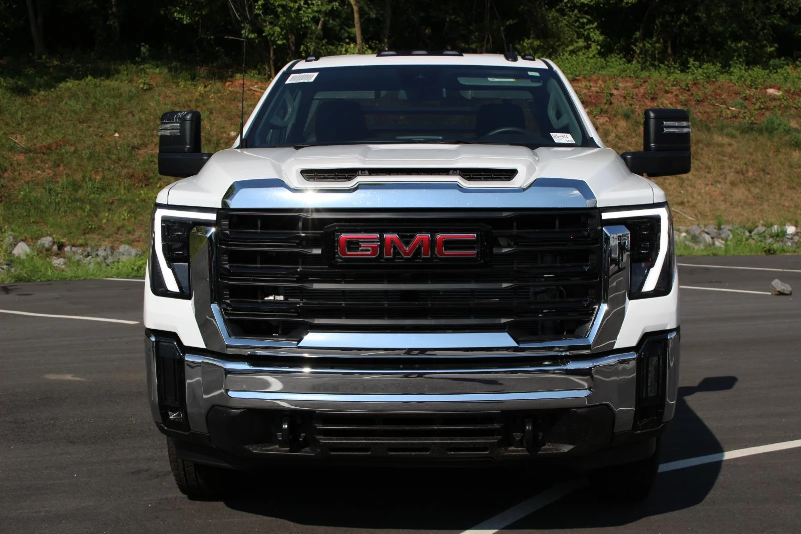 New 2026 Summit White GMC Pro image 2