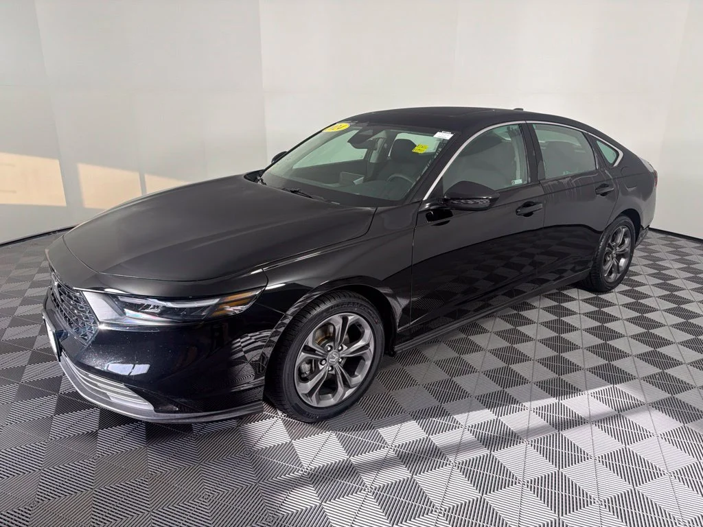 Used 2024 Crystal Black Pearl Honda EX image 3