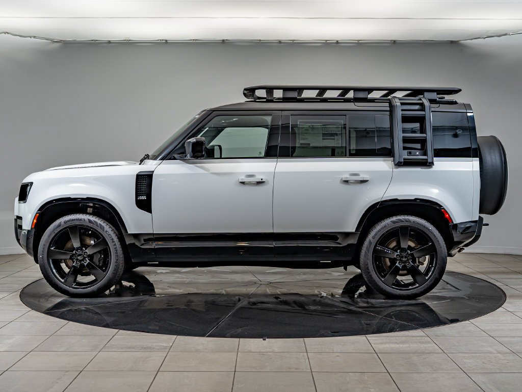 New 2026 Fuji White Land Rover X-Dynamic SE image 12