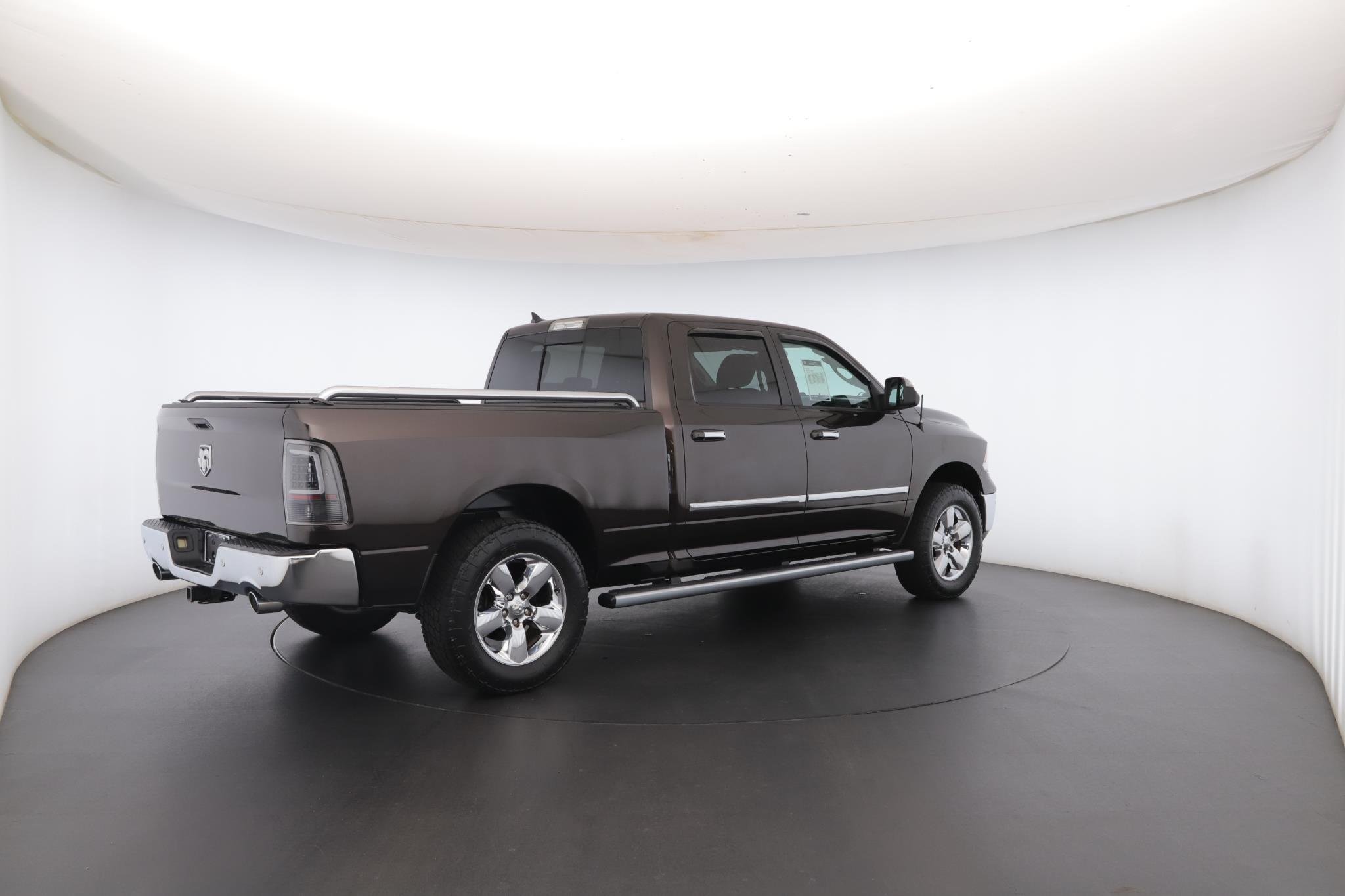 Used 2016 Luxury Brown Pearlcoat Ram 4WD Crew Cab 149 Big Horn image 31