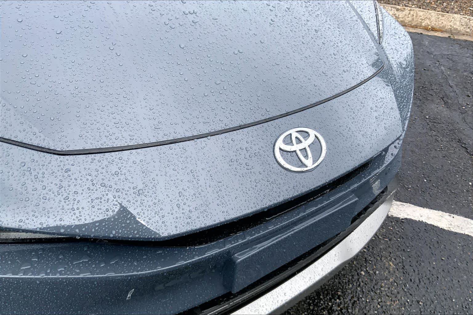2026 Toyota Prius Plug-in Hybrid SE - Photo 27