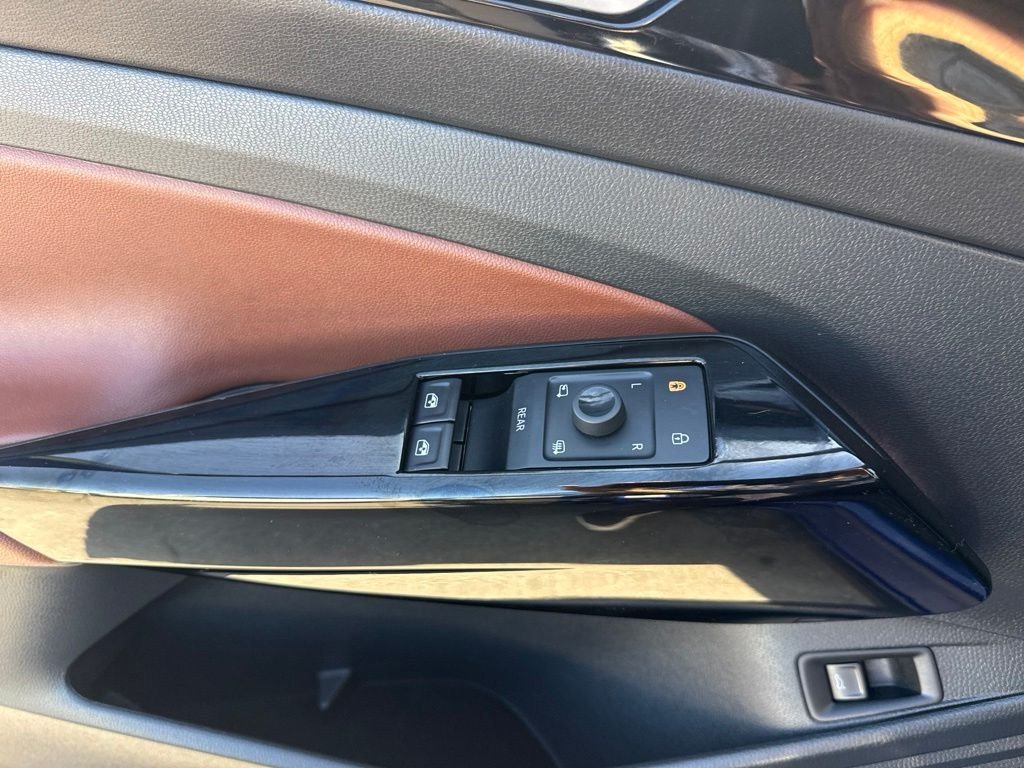 Used 2021 Blue Metallic Volkswagen Pro S image 34