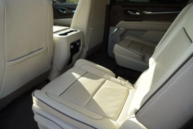 Used 2023 White GMC Denali image 18