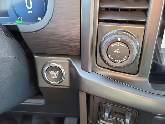 Used 2024 Silver Ford XLT image 31