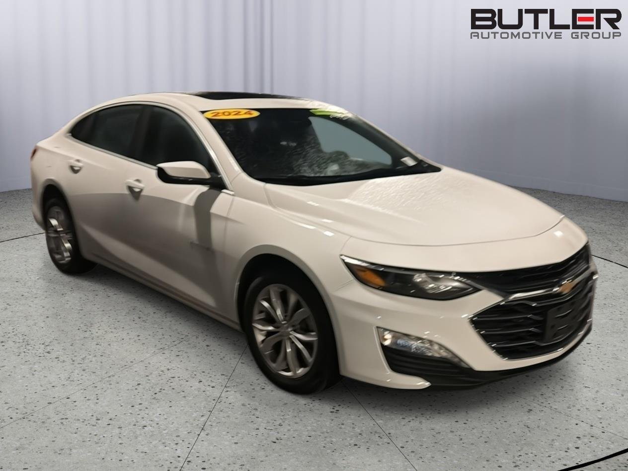 Used 2024 Summit White Chevrolet LT image 5