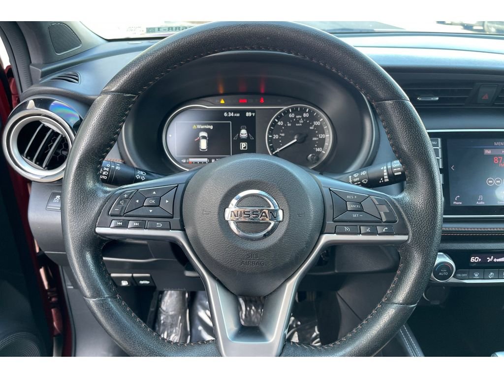 Used 2018 Cayenne Red/Super Black Nissan SR image 34