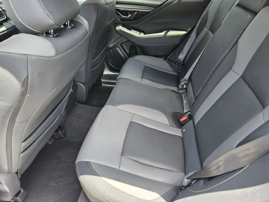 Used 2025 White Subaru Onyx Edition image 31
