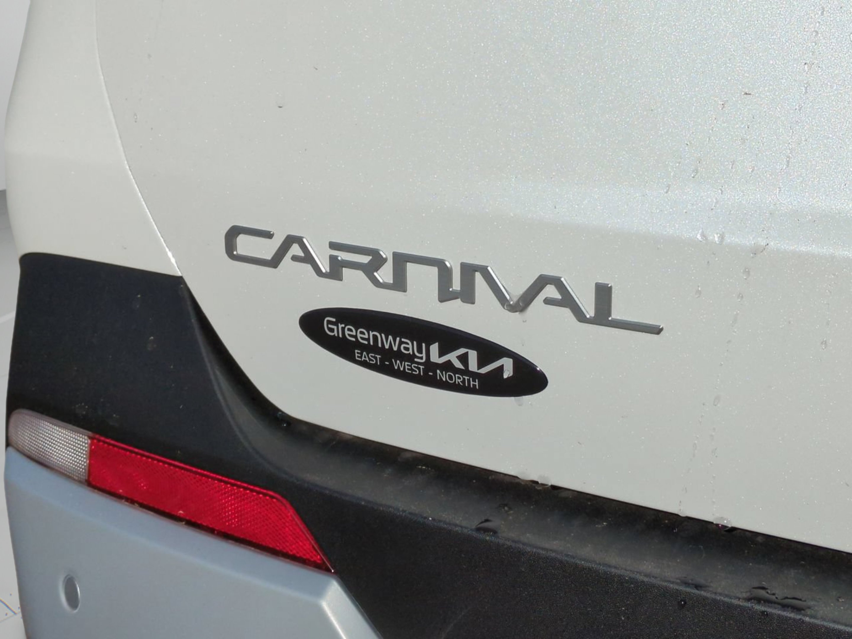 New 2026 Snow White Pearl Kia LXS image 34