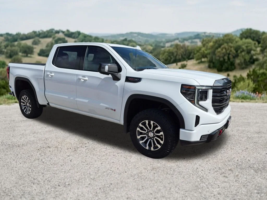 Used 2023 White GMC AT4 image 1