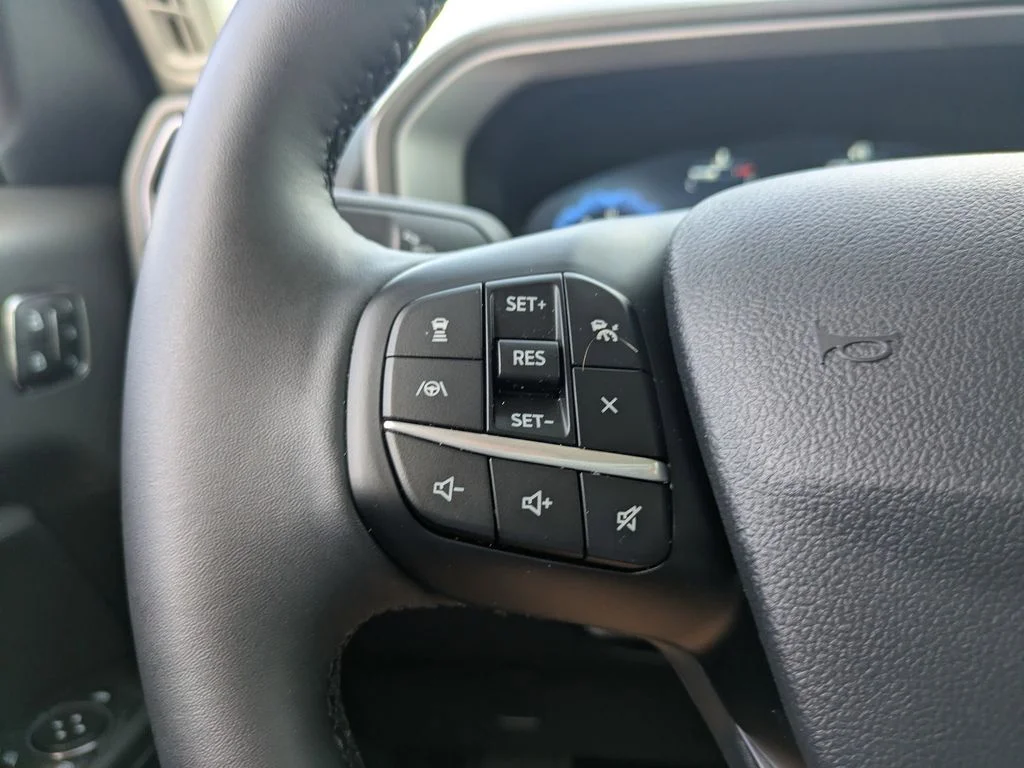 Used 2025 Azure Gray Metallic Ford Outer Banks image 30