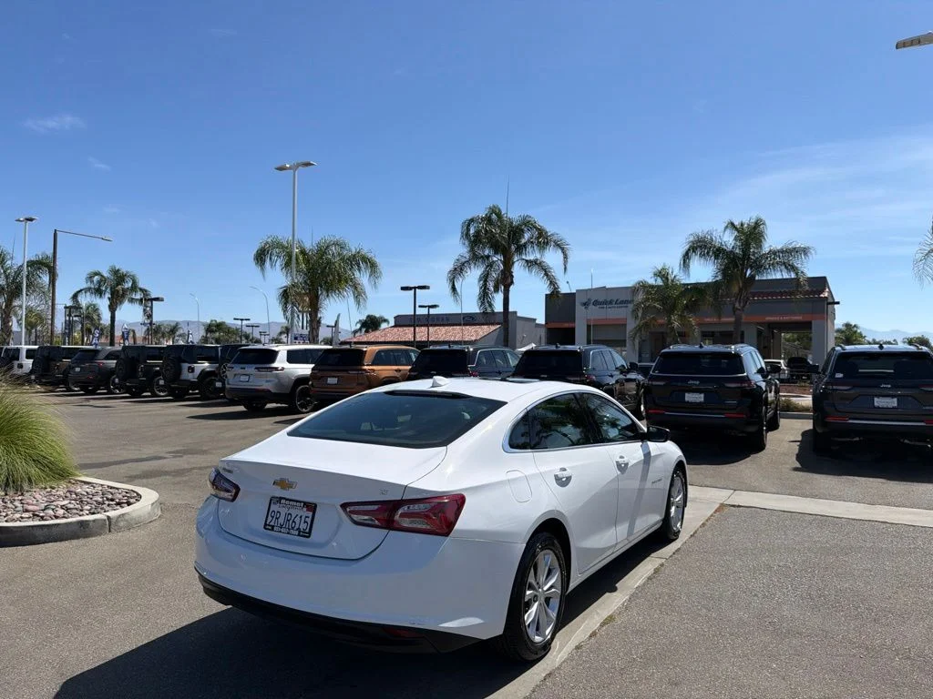 Used 2022 White Chevrolet LT image 8