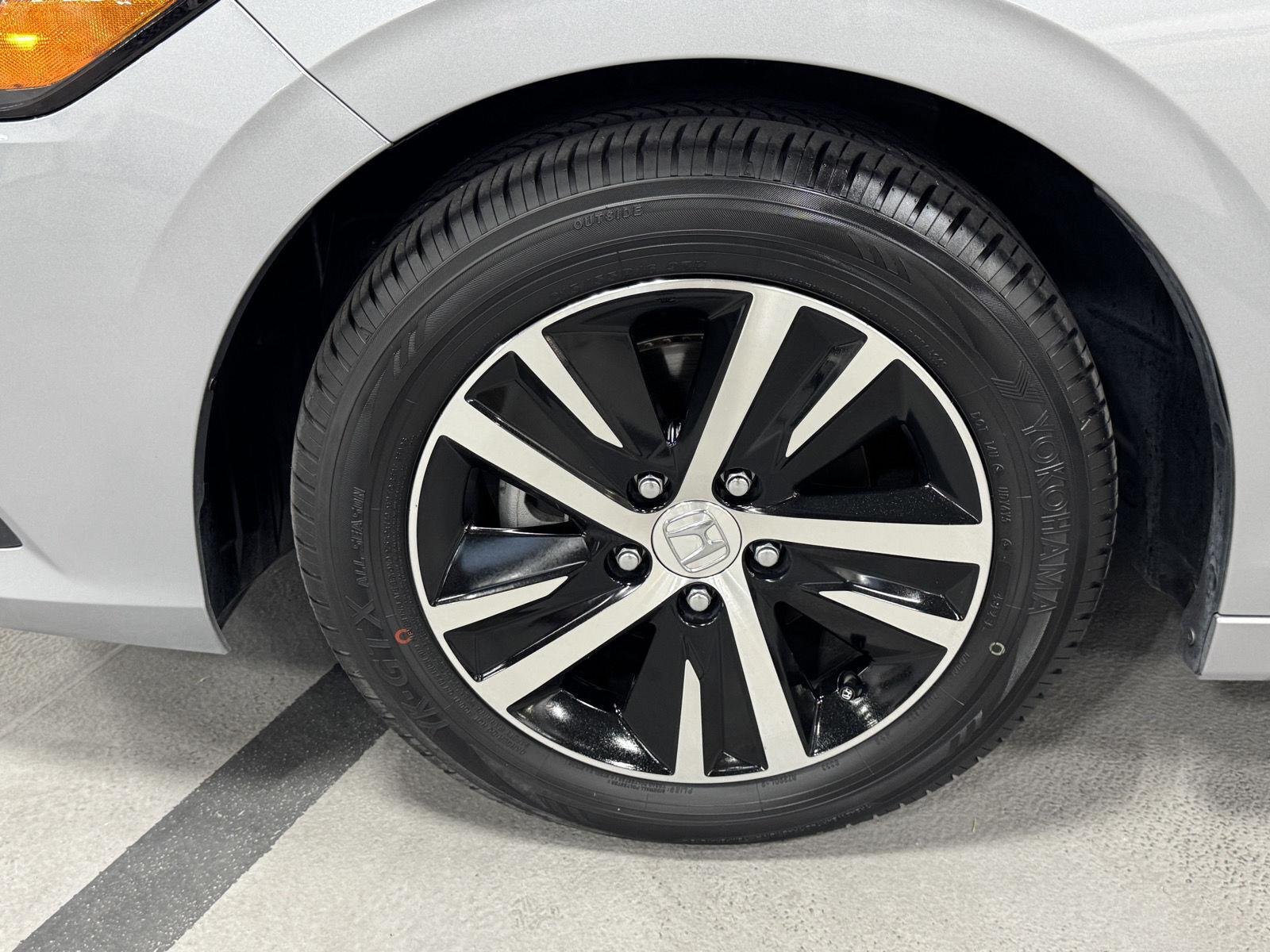 Used 2024 Lunar Silver Metallic honda LX image 16