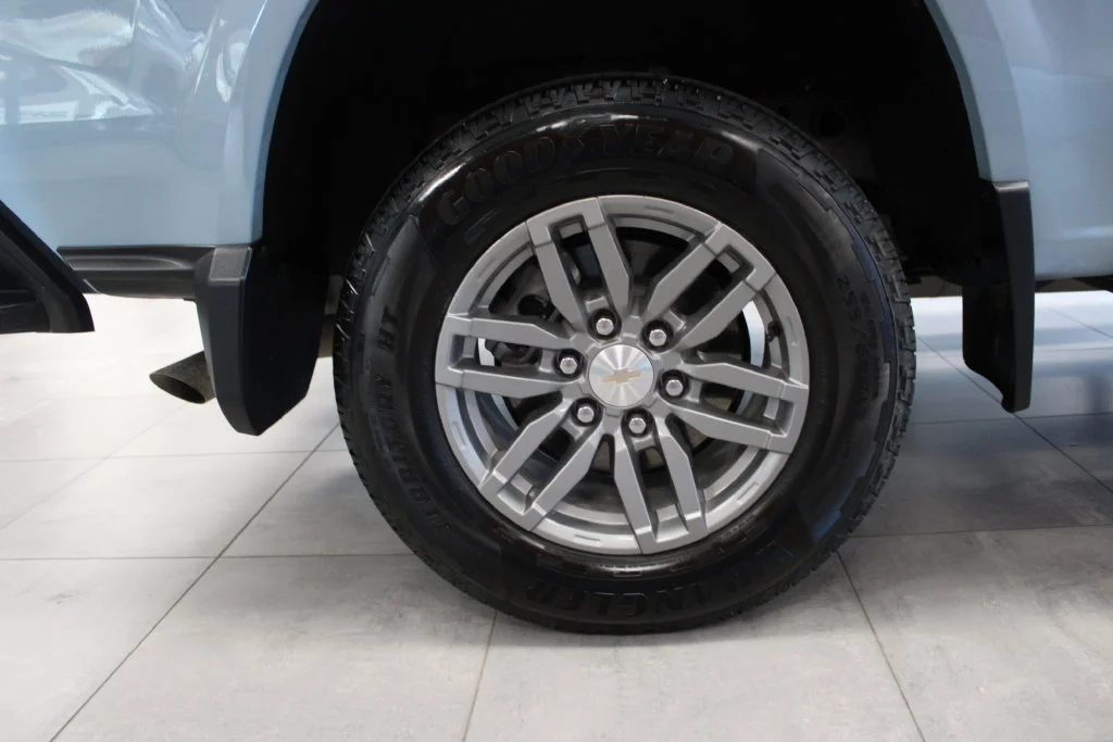 Used 2025 Metallic Chevrolet LT image 12