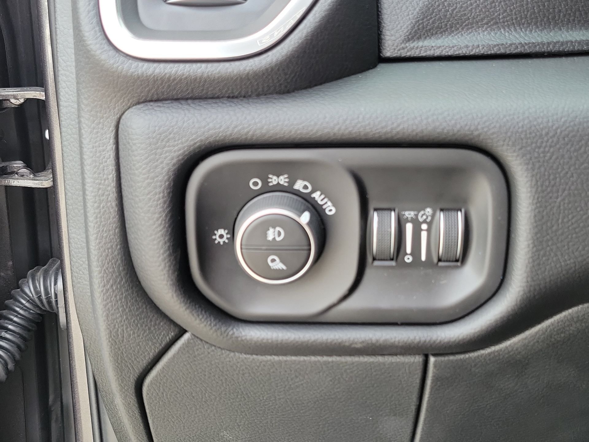 2026 RAM 2500 Laramie - Photo 13