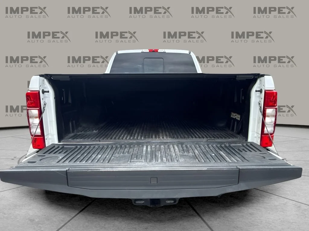Used 2020 White Ford Lariat image 24
