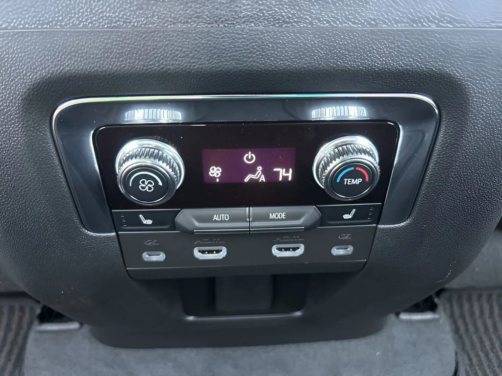 Used 2023 Onyx Black GMC Denali Ultimate image 13