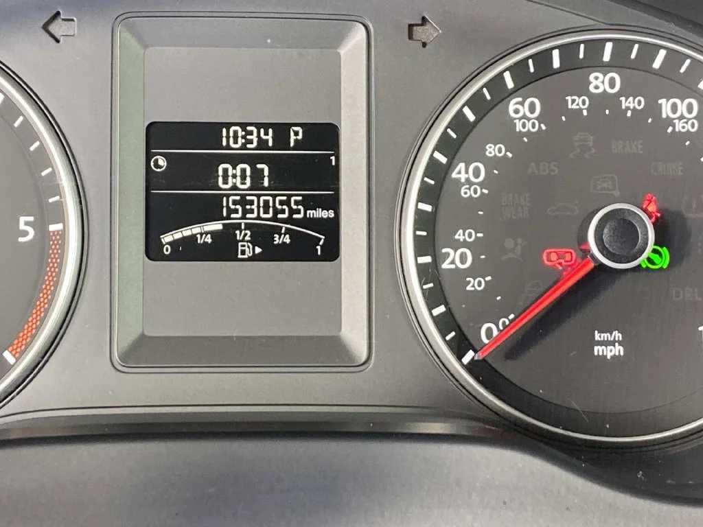 Used 2014 Black Uni Volkswagen 2.0L TDI image 16