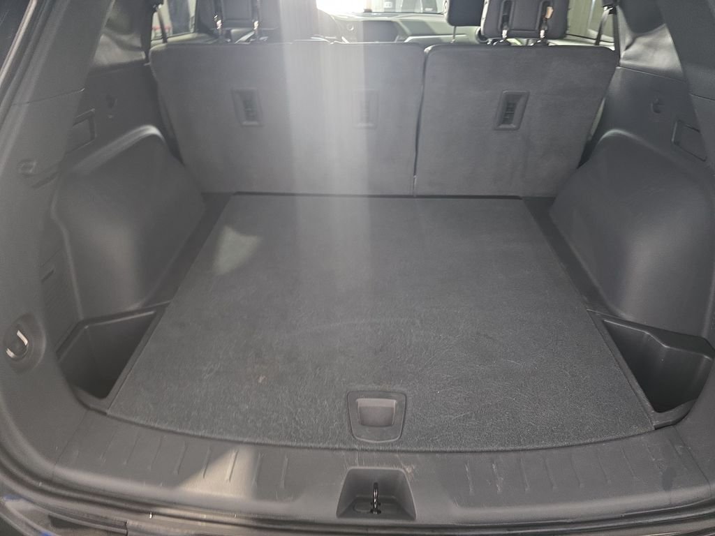 Used 2021 Black Chevrolet LT image 9